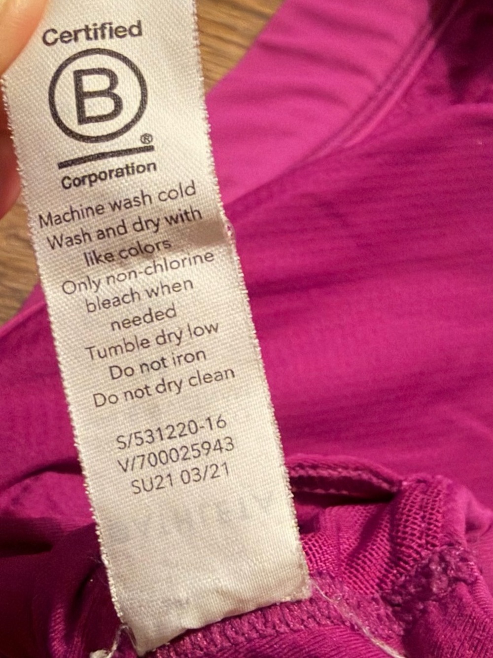 Athleta Fuchsia Racerback Sports‎ Bra - Picture 4 of 5